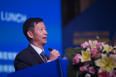 2015年11月14日，广东省有色金属学院铝加工专业委员会主任卢继延在“2015第六届广东铝加工技术（国际）研讨会”开幕式上致辞。